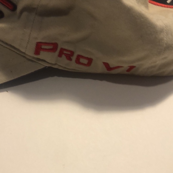 Men’s tan Titleist Pro V1 cap - Picture 6 of 8